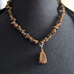 Vintage Tigers Eye Stone Necklace. With Tigers Eye Stone Charm
